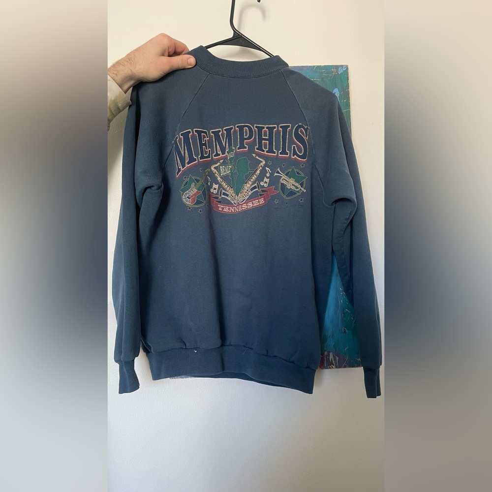 Memphis worn in pullover